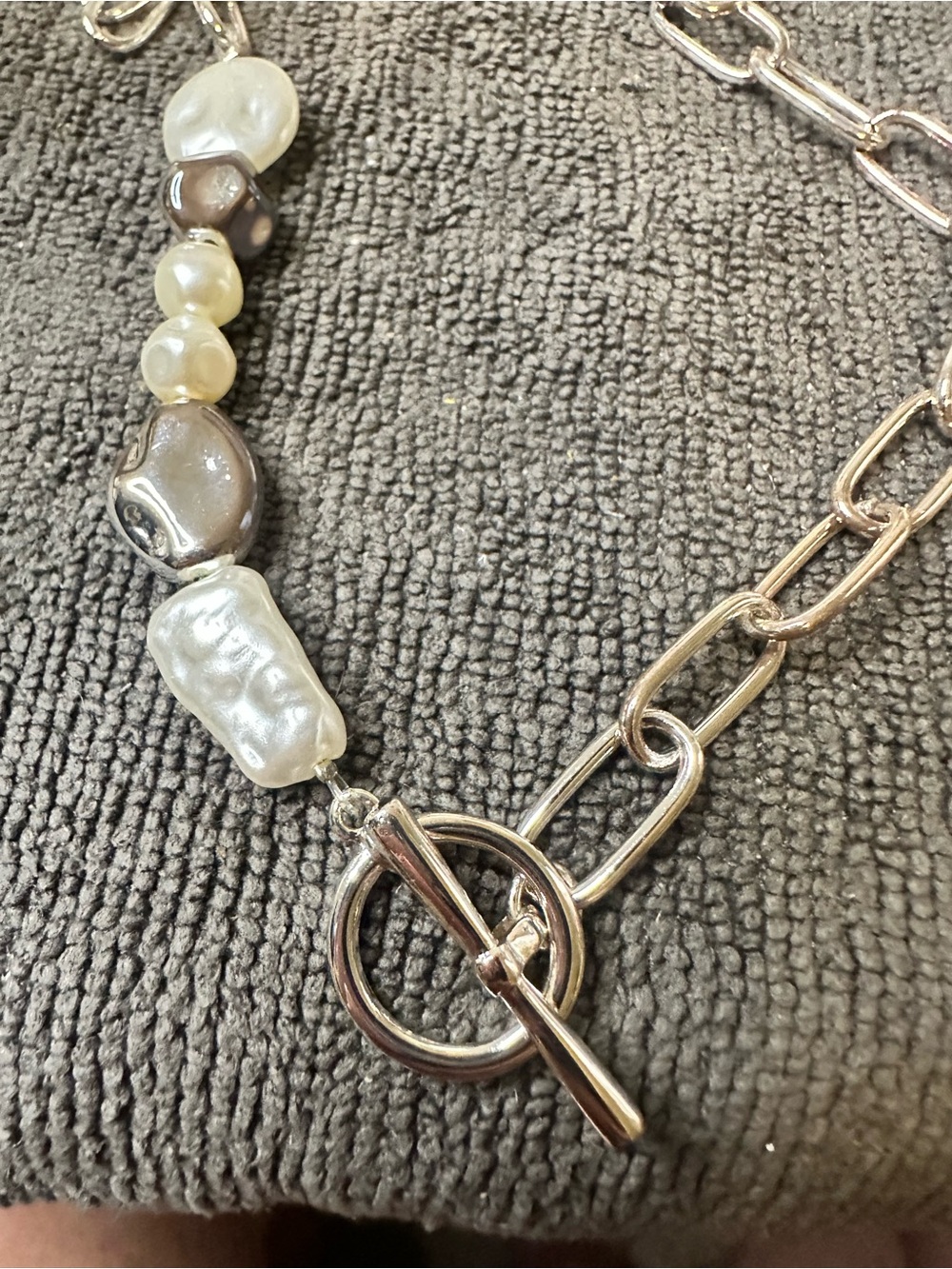 Pearl Irregular Pearl and Silver Link Necklace - White and Silver